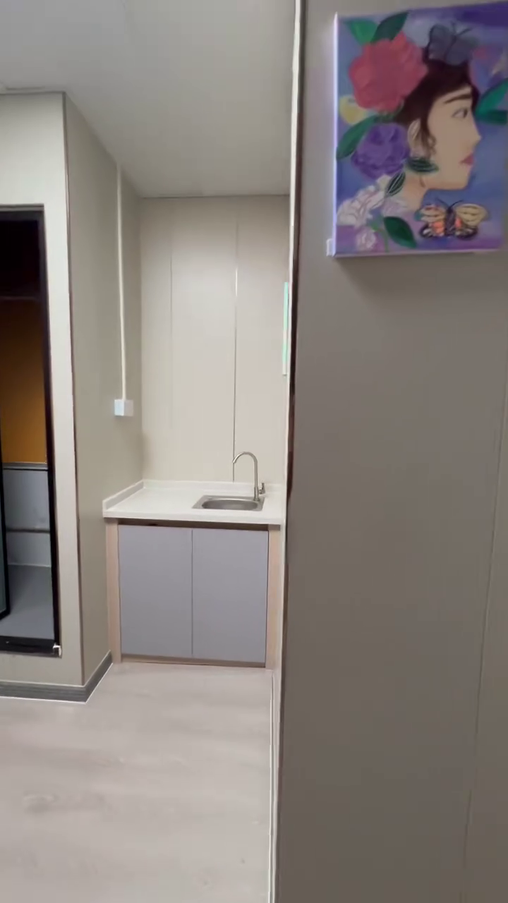 尖沙咀69号109上下铺双人间-独卫单间理工步行5分,尖沙咀地铁站步行5分,理工学子绝佳之选图3