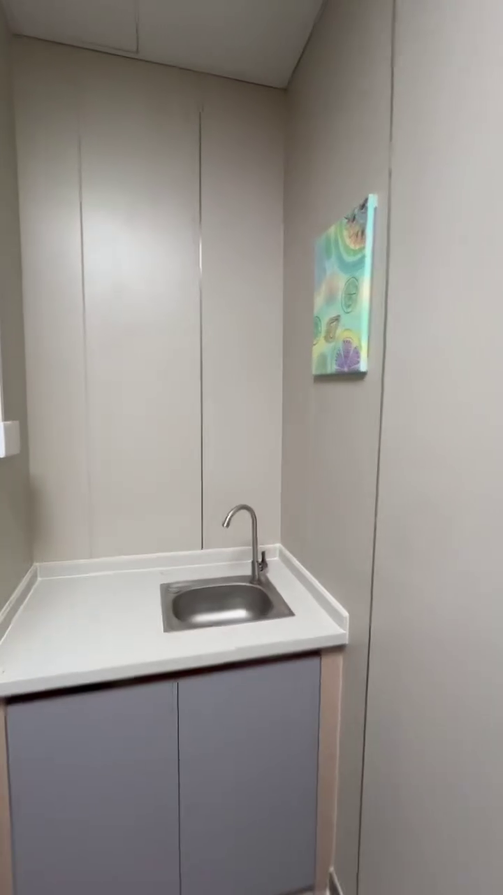 尖沙咀69号109上下铺双人间-独卫单间理工步行5分,尖沙咀地铁站步行5分,理工学子绝佳之选图4