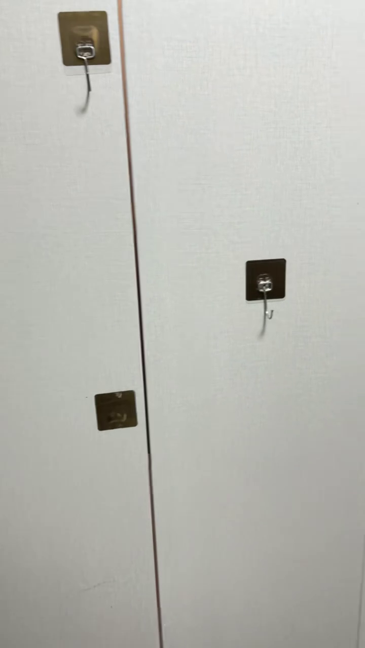 尖沙咀69号208四人间-配卫生间有柜子,靠近红磡站,楼下有多条巴士线图4