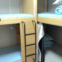 尖沙咀69号208四人间-配卫生间有柜子，靠近红磡站，楼下有多条巴士线