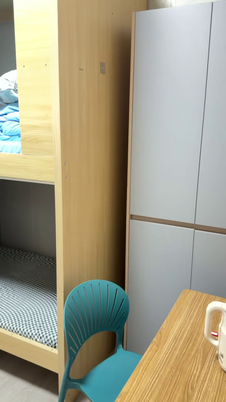 尖沙咀69号208四人间-配卫生间有柜子,靠近红磡站,楼下有多条巴士线图1