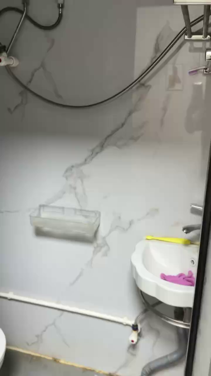 尖沙咀69号418单人间-独卫单间理工步行5分，尖沙咀地铁站步行5分，理工学子绝佳之选图2