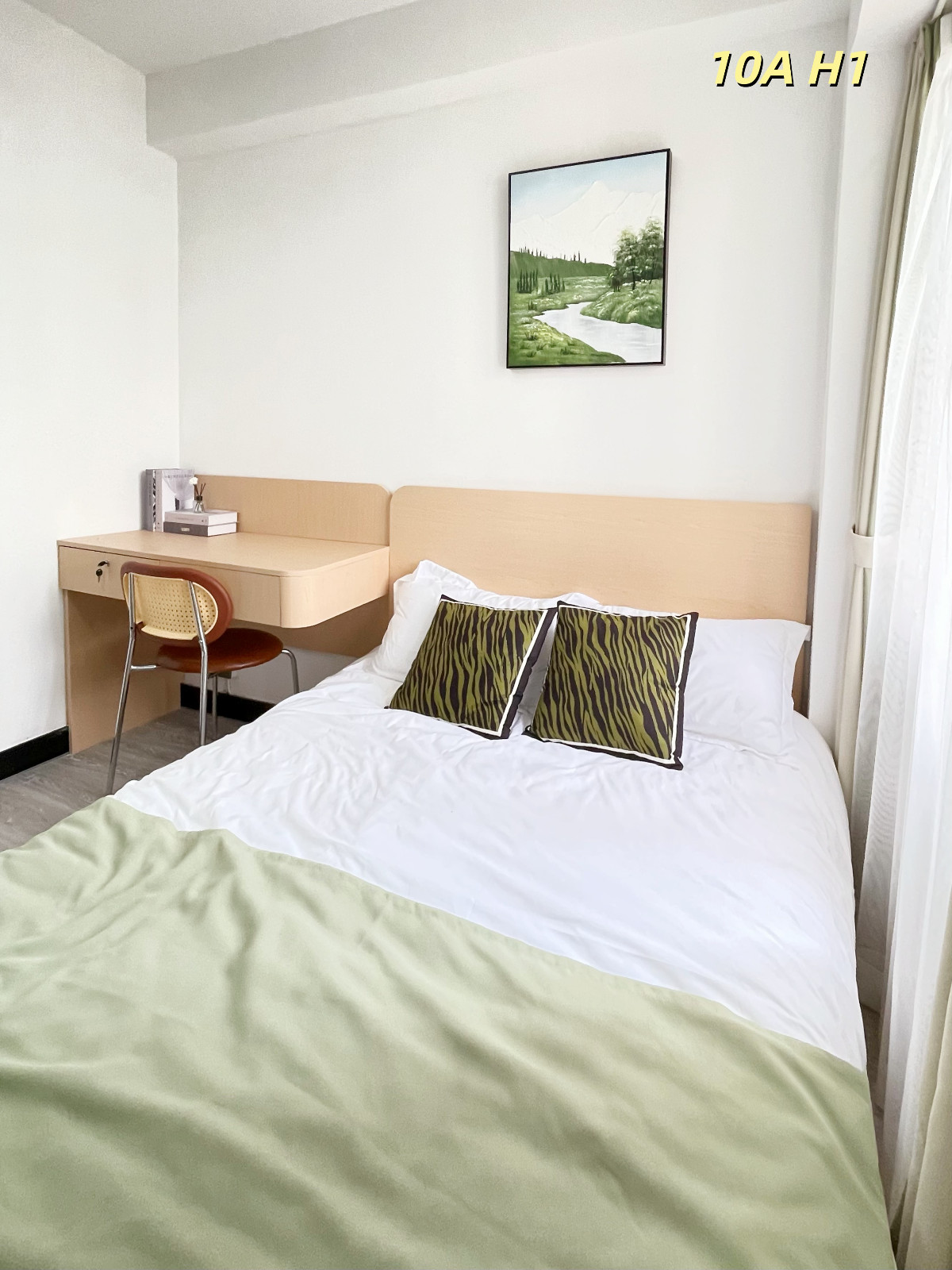 K302太子道西公寓-带客厅四室三卫A房H1单人间-楼下巴士🚌七分钟到城大，4站17分钟到浸会图6