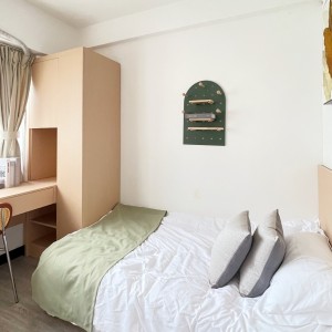 K302太子道西-带客厅四室三卫A房HD双人间-楼下巴士🚌七分钟到城大，4站17分钟到浸会