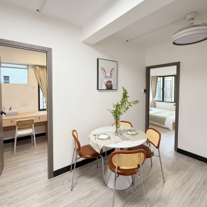 K302太子道西-带客厅三室一卫B房H2单人间-楼下巴士🚌七分钟到城大，4站17分钟到浸会