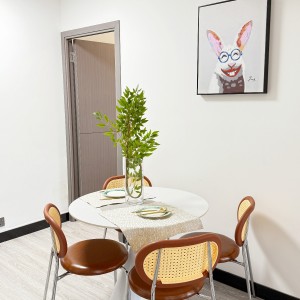 K302太子道西-带客厅三室一卫B房H2单人间-楼下巴士🚌七分钟到城大，4站17分钟到浸会