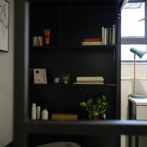 油麻地INS风国际青年公寓单间B房-理工15分钟可达，城大都会浸会全部20分钟，荃湾线和观塘线地铁上盖，可覆盖理工两个校区，位置绝佳