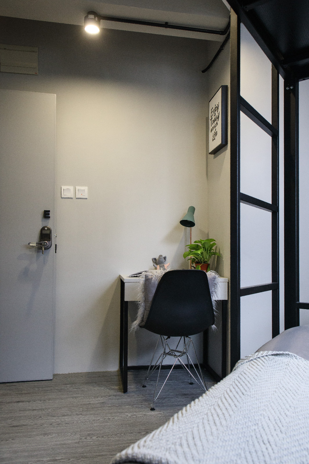 油麻地INS风国际青年公寓双人间F房-理工15分钟可达,城大都会浸会全部20分钟,荃湾线和观塘线地铁上盖,可覆盖理工两个校区,位置绝佳图2