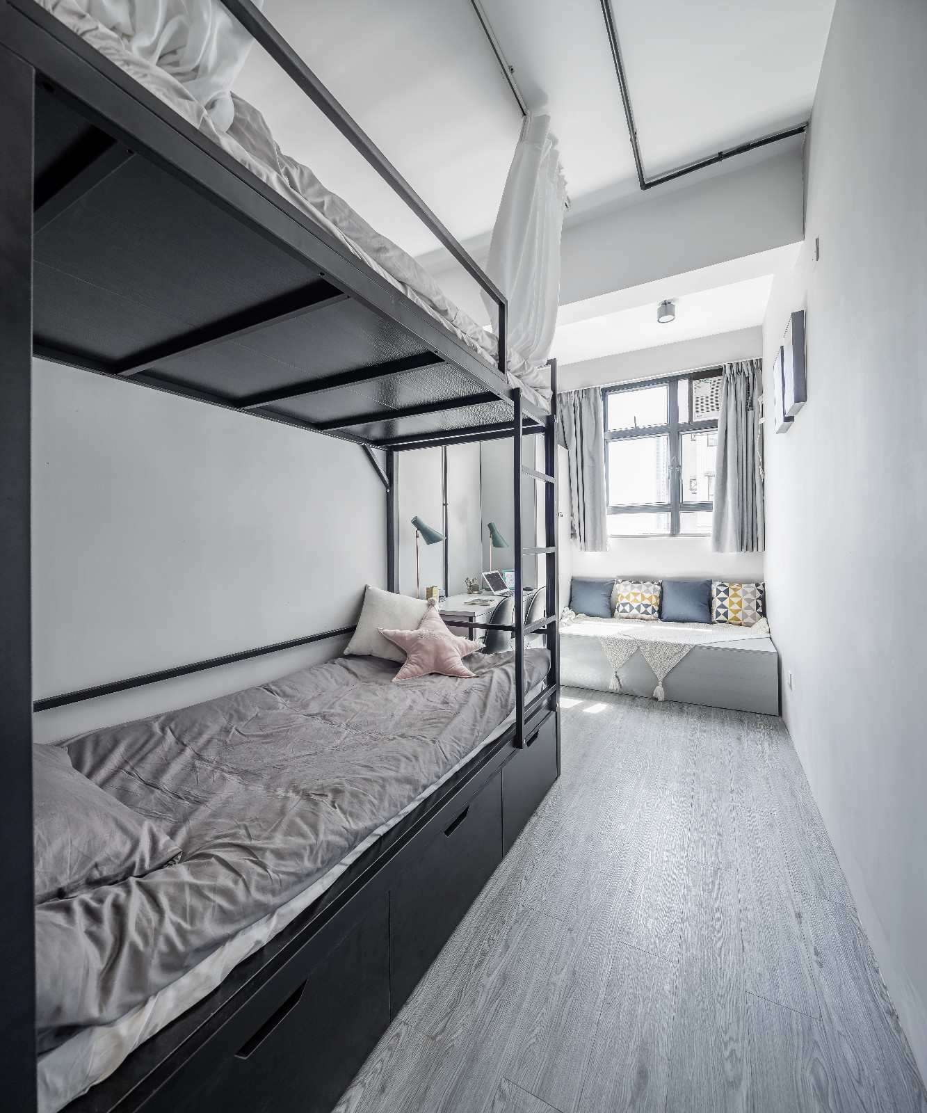 油麻地INS风国际青年公寓双人间G/H房-理工15分钟可达，城大都会浸会全部20分钟，荃湾线和观塘线地铁上盖，可覆盖理工两个校区，位置绝佳图1