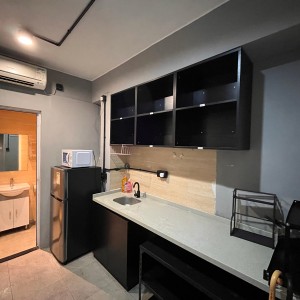 油麻地INS风国际青年公寓双人间G/H房-理工15分钟可达，城大都会浸会全部20分钟，荃湾线和观塘线地铁上盖，可覆盖理工两个校区，位置绝佳