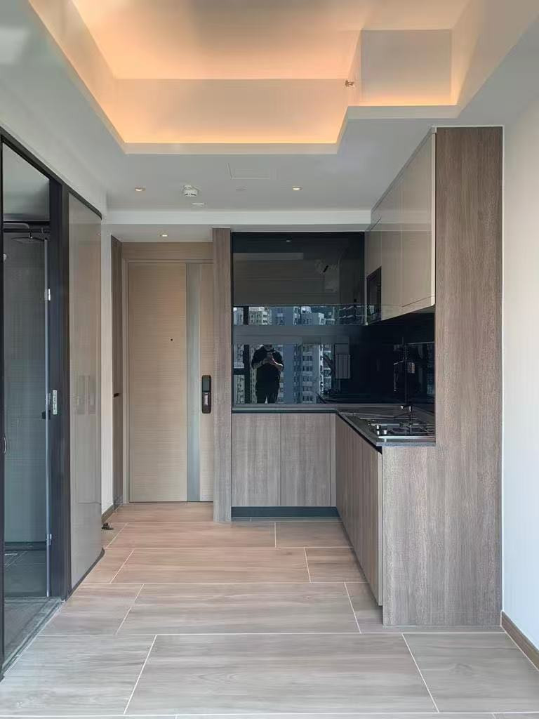 艺里坊1号16楼G室studio，到港大只需地铁一站❗❗配有落地大窗和露台，视野超好仅一间🤩🤩图2