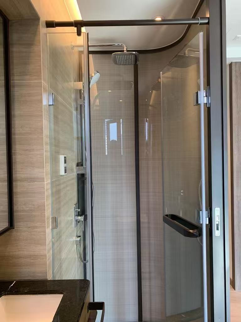 艺里坊1号16楼G室studio，到港大只需地铁一站❗❗配有落地大窗和露台，视野超好仅一间🤩🤩图4