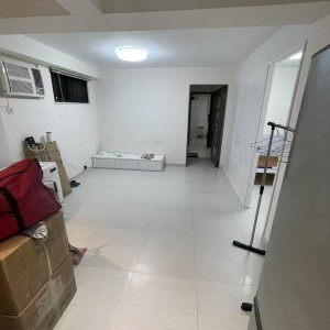 九龙塘广播道真能阁2期H室A房，三房一卫一巨厅，仅限男生，浸会步行只要700米稀缺房源