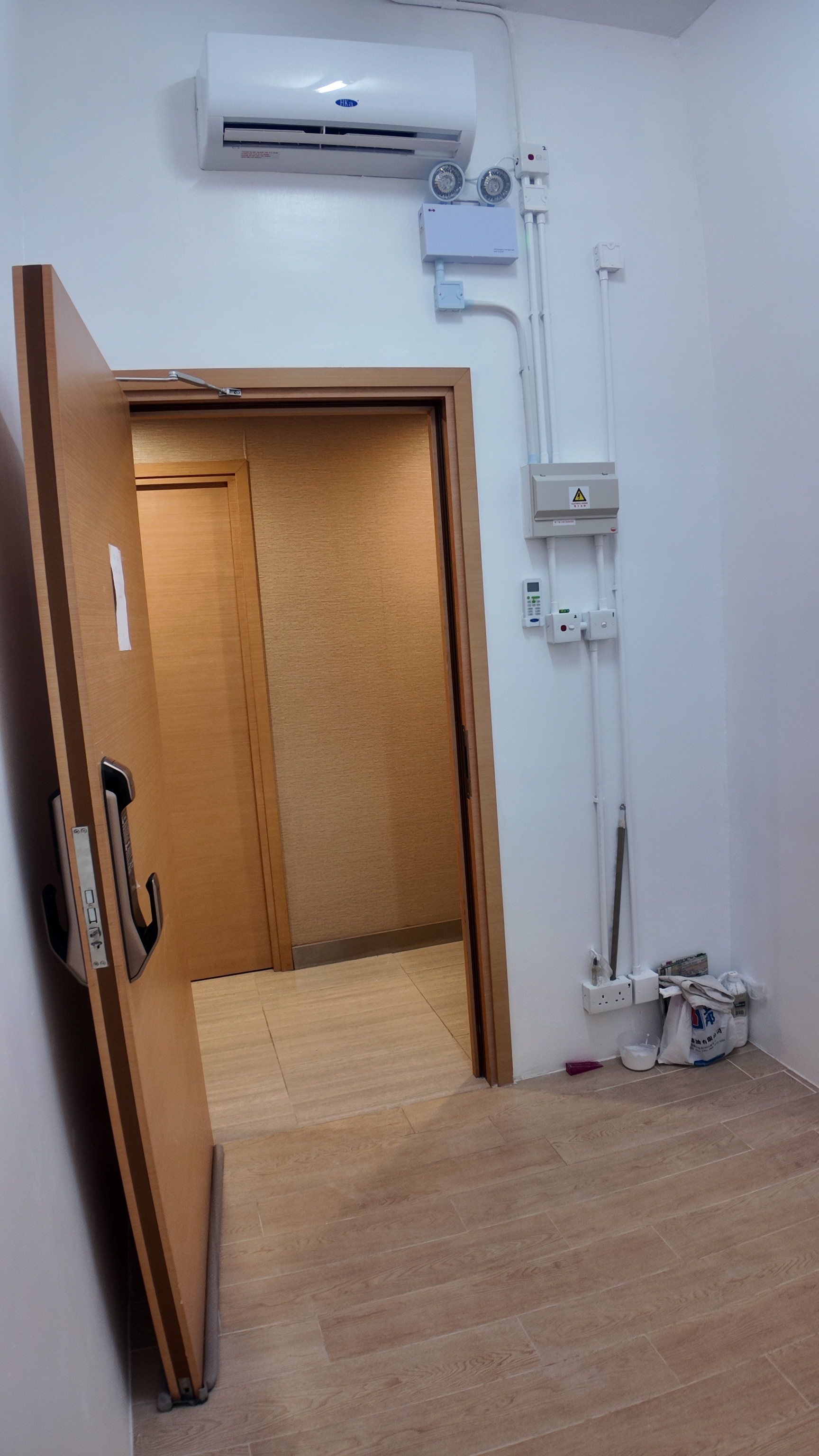 四兴隆工业大厦2B共享办公室-距离港铁柴湾站B口284m门口有巴士,提供独立水电表地址信箱门牌号网络 正式租赁合同,印花税文件(打厘印)图3