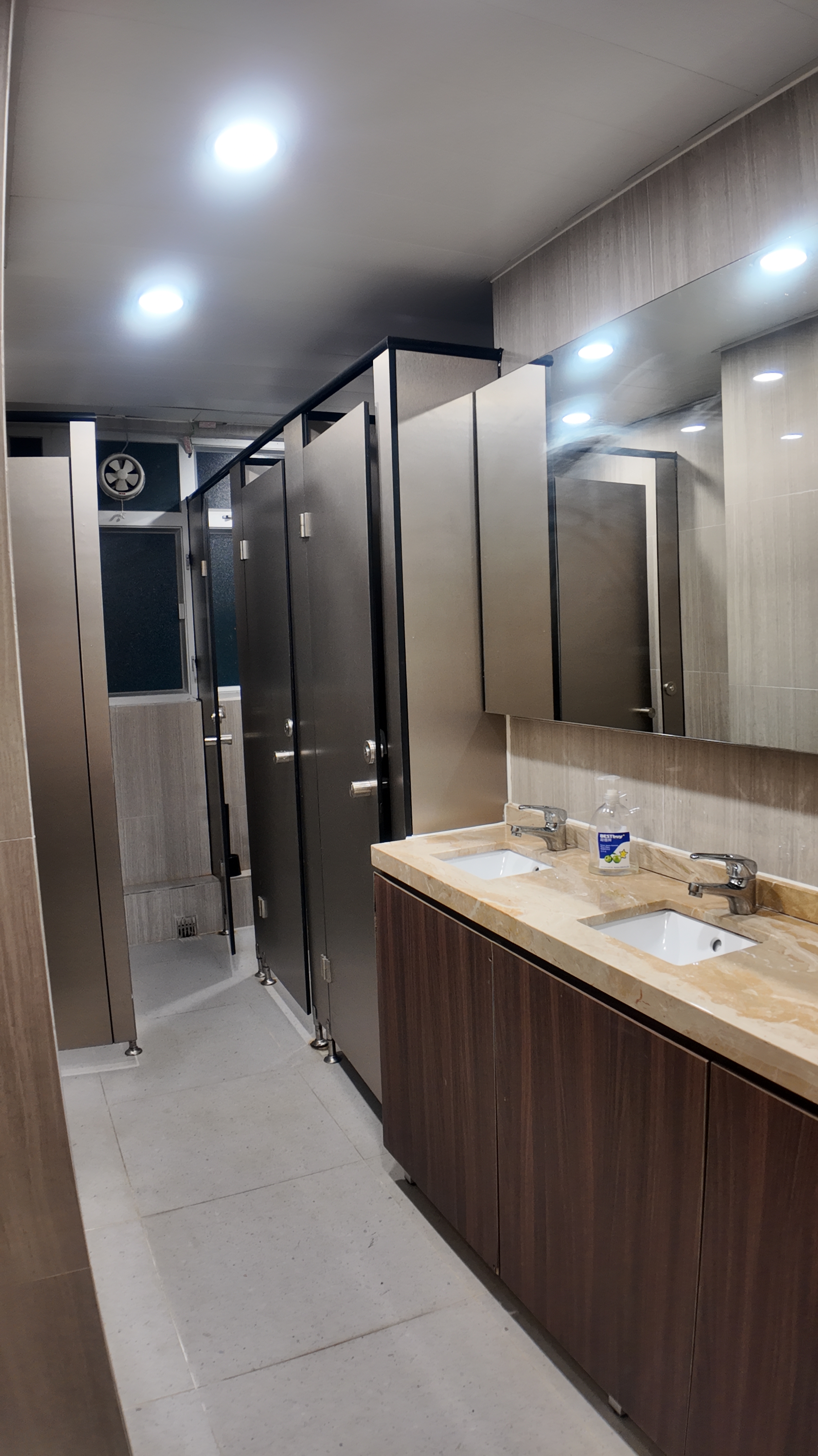 四兴隆工业大厦2B共享办公室-距离港铁柴湾站B口284m门口有巴士，提供独立水电表地址信箱门牌号网络 正式租赁合同，印花税文件(打厘印)图5