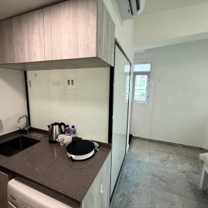 庙街学生公寓双人间C房-理工步行10分可达， 都会通勤20分钟，油麻地地铁站3分步行