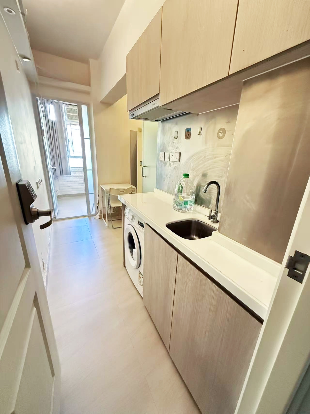 港岛铜锣湾湾景楼10楼精品studioB-香港大学20分钟图1