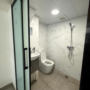 庙街学生公寓双人间E房-理工步行10分可达， 都会通勤20分钟，油麻地地铁站3分步行