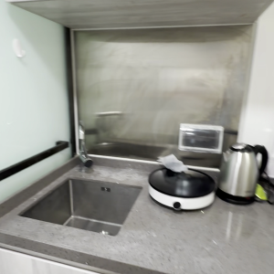 庙街学生公寓单人间G房-理工步行10分可达， 都会通勤20分钟，油麻地地铁站3分步行