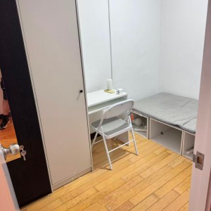 九龙又一居6D五室一卫套间，限女生，城大步行5分，浸会巴士2站即达，就在学校旁