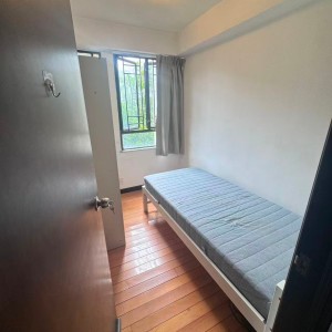 九龙又一居6D五室一卫套间，限女生，城大步行5分，浸会巴士2站即达，就在学校旁