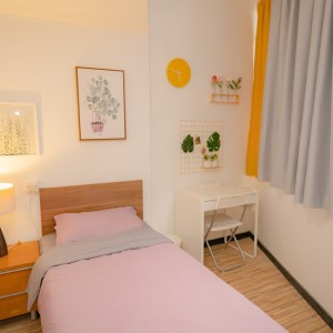 薄扶林道33号3F前座单人间A-港岛罕有特巨型公寓，女生专属，步行5分即达港大