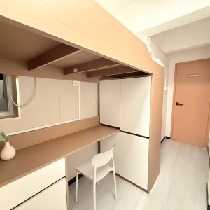 上环苏杭街123号4号房-上环地铁站步行5分，港大步行+港铁11分钟可达，周围商圈超多