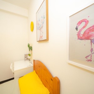 薄扶林道33号3F前座单人间C-港岛罕有特巨型公寓，女生专属，步行5分即达港大