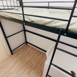 薄扶林道33号3F前座单人间E-港岛罕有特巨型公寓，女生专属，步行5分即达港大