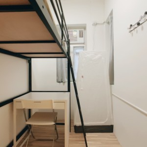 薄扶林道33号3F前座单人间E-港岛罕有特巨型公寓，女生专属，步行5分即达港大