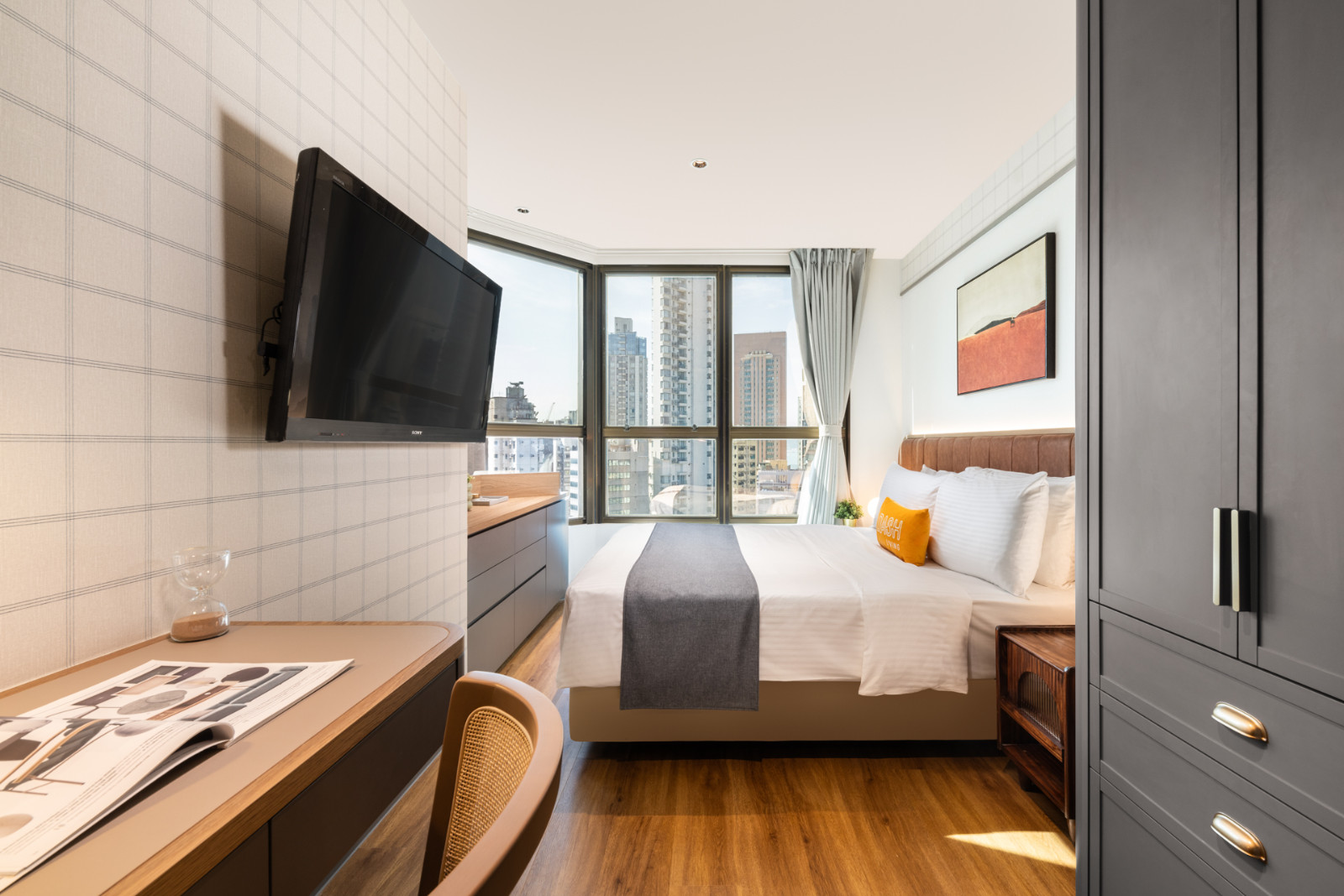 上环荷李活道酒店式公寓大床间-港大地铁两站直达,上环地铁站步行500米,月租全包,拎包入住,港大住宿的天花板图1