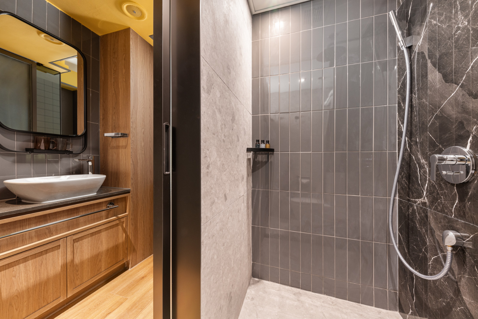 上环荷李活道酒店式公寓大床间-港大地铁两站直达,上环地铁站步行500米,月租全包,拎包入住,港大住宿的天花板图6