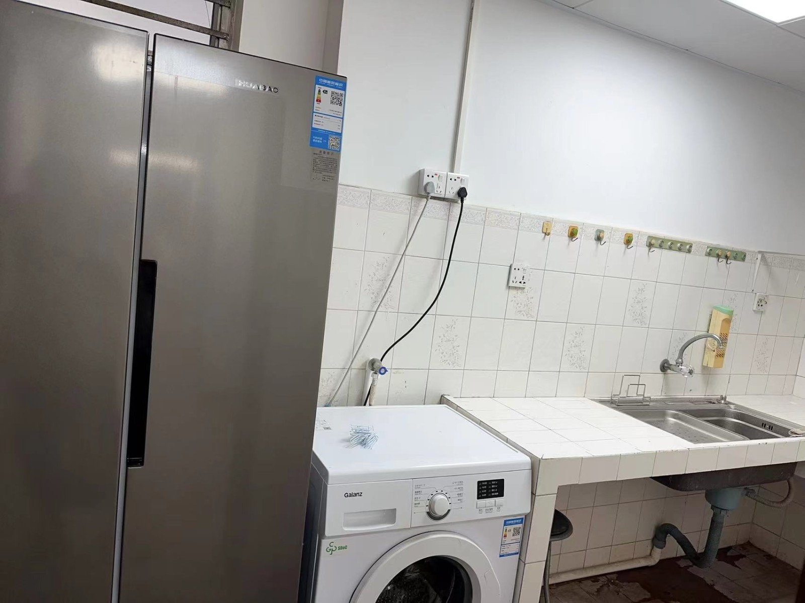 九龙新浦岗劳工床位,限女生最多16人入住,仅剩2空位图1