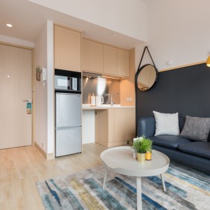 旺角亚皆老街酒店式公寓大床单间-高端装修独卫，旺角站1分步行，四大校通勤15分钟内，工作上学都适合