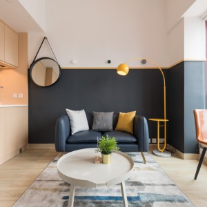 旺角亚皆老街酒店式公寓大床studio-高端装修独卫，旺角站1分步行，四大校通勤15分钟内，工作上学都适合