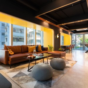 旺角亚皆老街酒店式公寓大床studio-高端装修独卫，旺角站1分步行，四大校通勤15分钟内，工作上学都适合