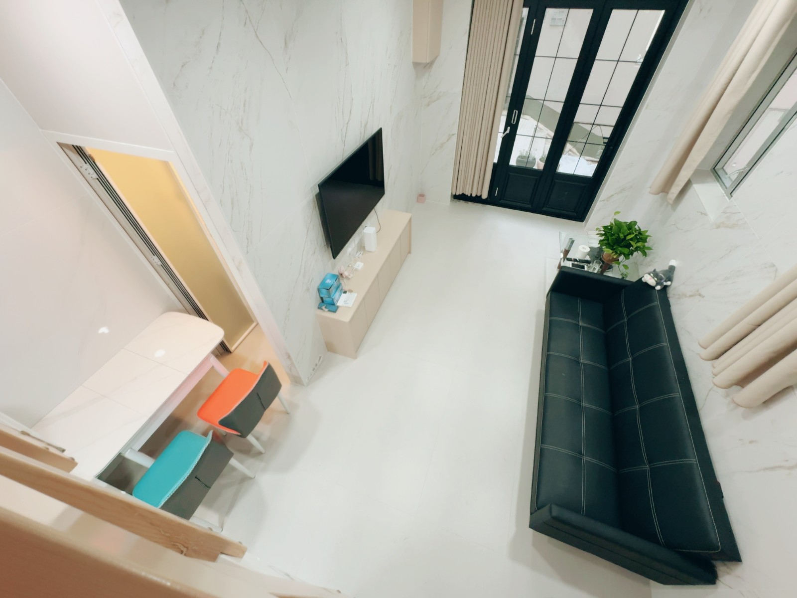 华贤居别墅单人间1F-一室一厅男生专属港大步行约 8分钟或乘港铁港岛线 1 站图4