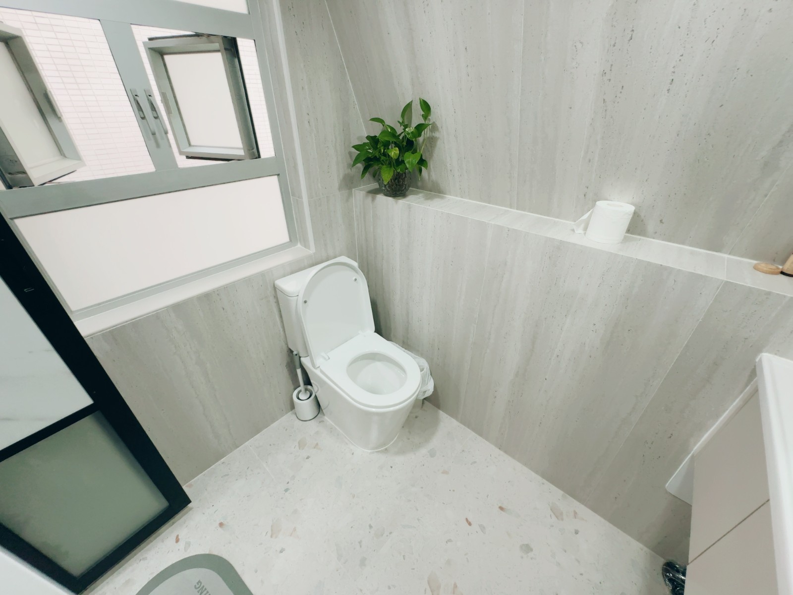 华贤居别墅单人间3F-一室一厅男生专属港大步行约 8分钟或乘港铁港岛线 1 站图4