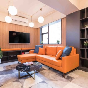 尖沙咀加拿芬道酒店式公寓studio-理工步行10分，乘巴士只要6分，浸会城大都会只要20分。尖沙咀站200米，尖东站400米