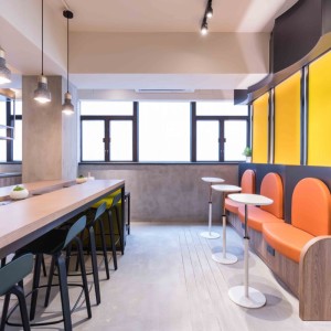 尖沙咀加拿芬道酒店式公寓studio-理工步行10分，乘巴士只要6分，浸会城大都会只要20分。尖沙咀站200米，尖东站400米