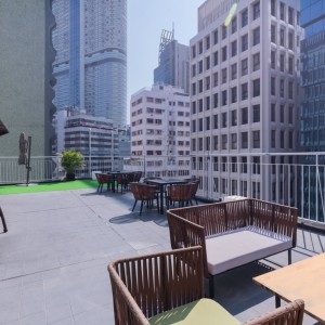 尖沙咀加拿芬道酒店式公寓大床间-理工步行10分，乘巴士只要6分，浸会城大都会只要20分。尖沙咀站200米，尖东站400米