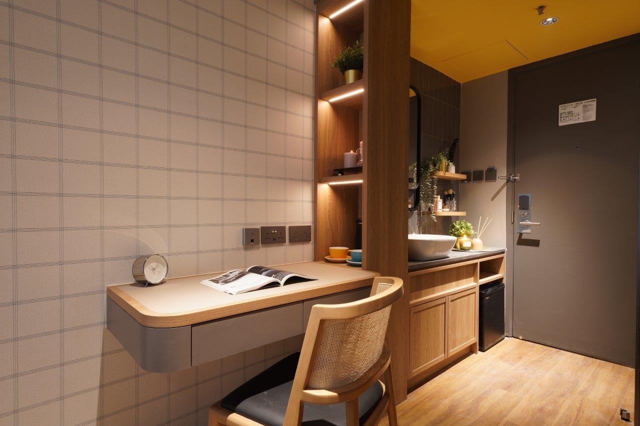 上环荷李活道酒店式公寓豪华双人房-港大地铁两站直达，上环地铁站步行500米，月租全包，拎包入住，港大住宿的天花板图2