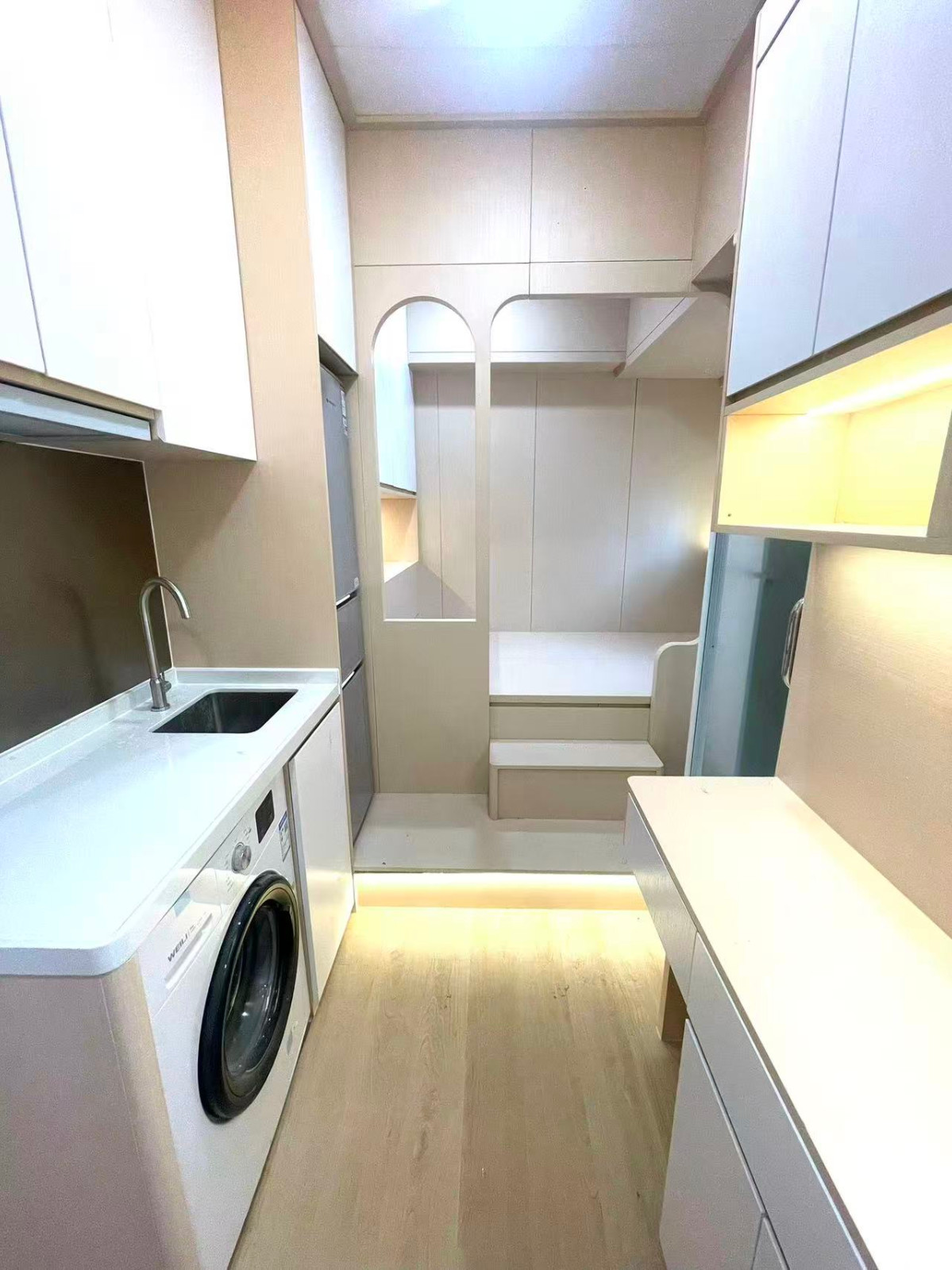 油麻地宝翠大厦studioA房/E房，油麻地地铁上盖，生活配套成熟，四大校全部15分钟内通勤图1