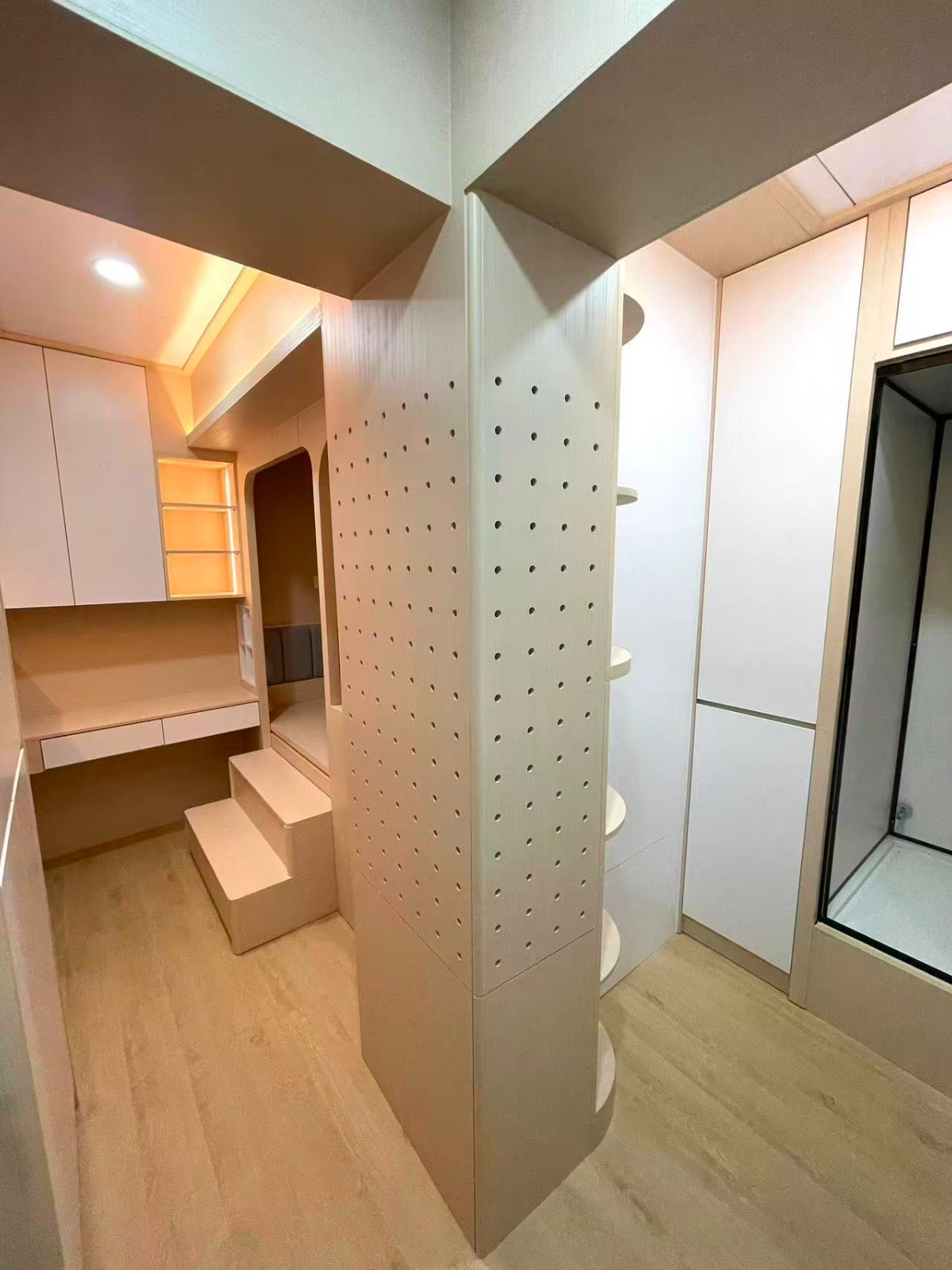 金冠大厦-单人间A房尖沙咀地铁口步行19米，理工步行5分钟，近地铁出行方便图6