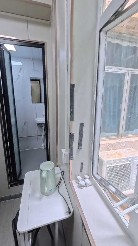 尖沙咀73号超值双人间203-理工步行5分，都会巴士15分，地铁站步行5分，带打扫配空调图1