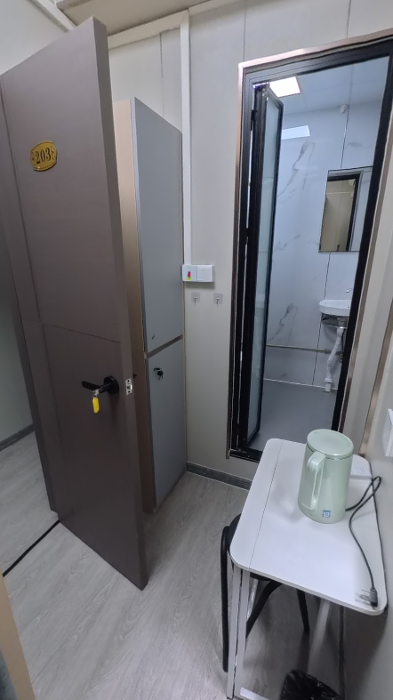 尖沙咀73号超值双人间203-理工步行5分，都会巴士15分，地铁站步行5分，带打扫配空调图2