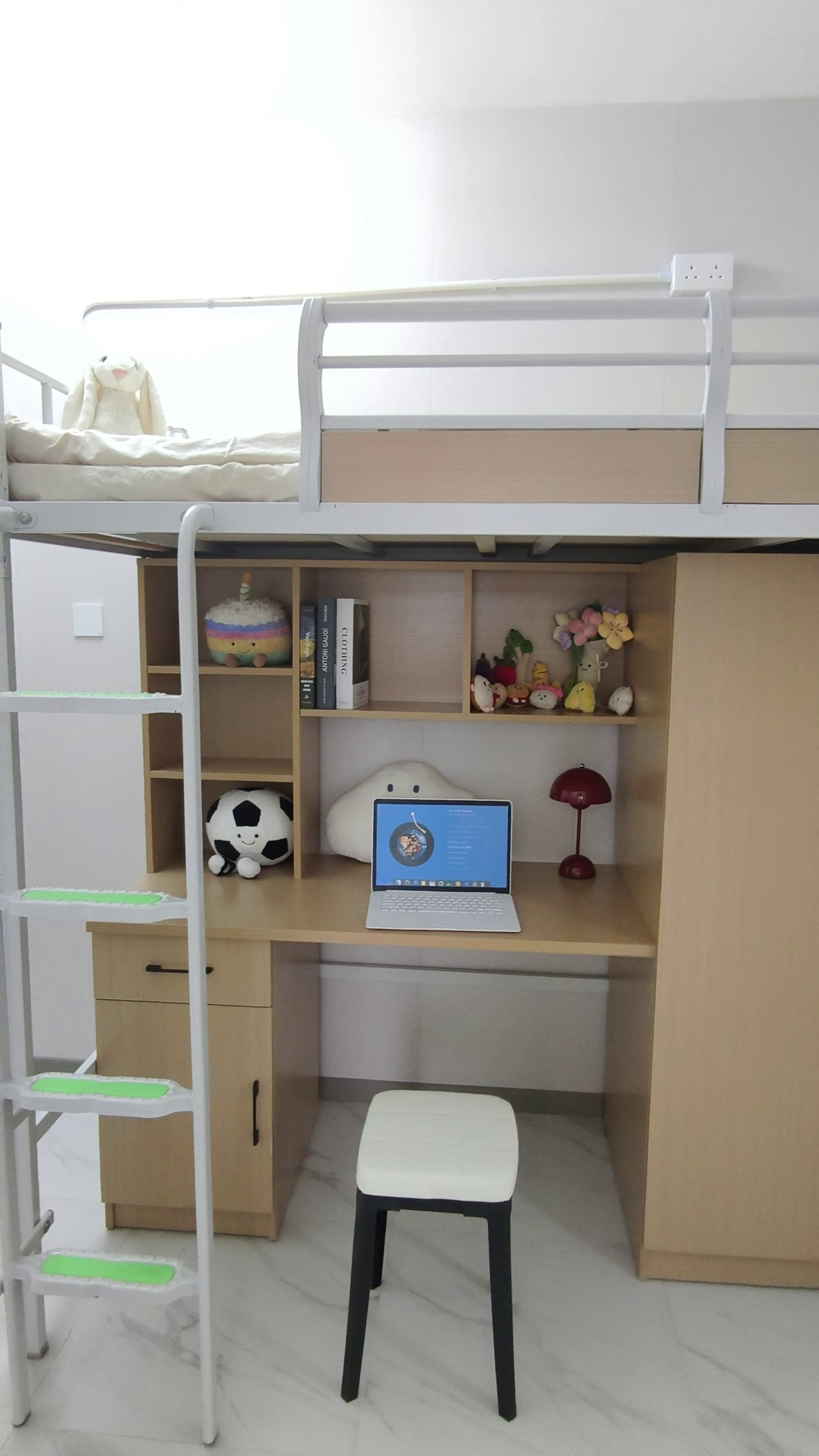 尖沙咀居然有这么神仙的整栋公寓‼️‼️带电梯保安独卫的单间,太极大楼AB区3号房,推窗绿意盎然图9