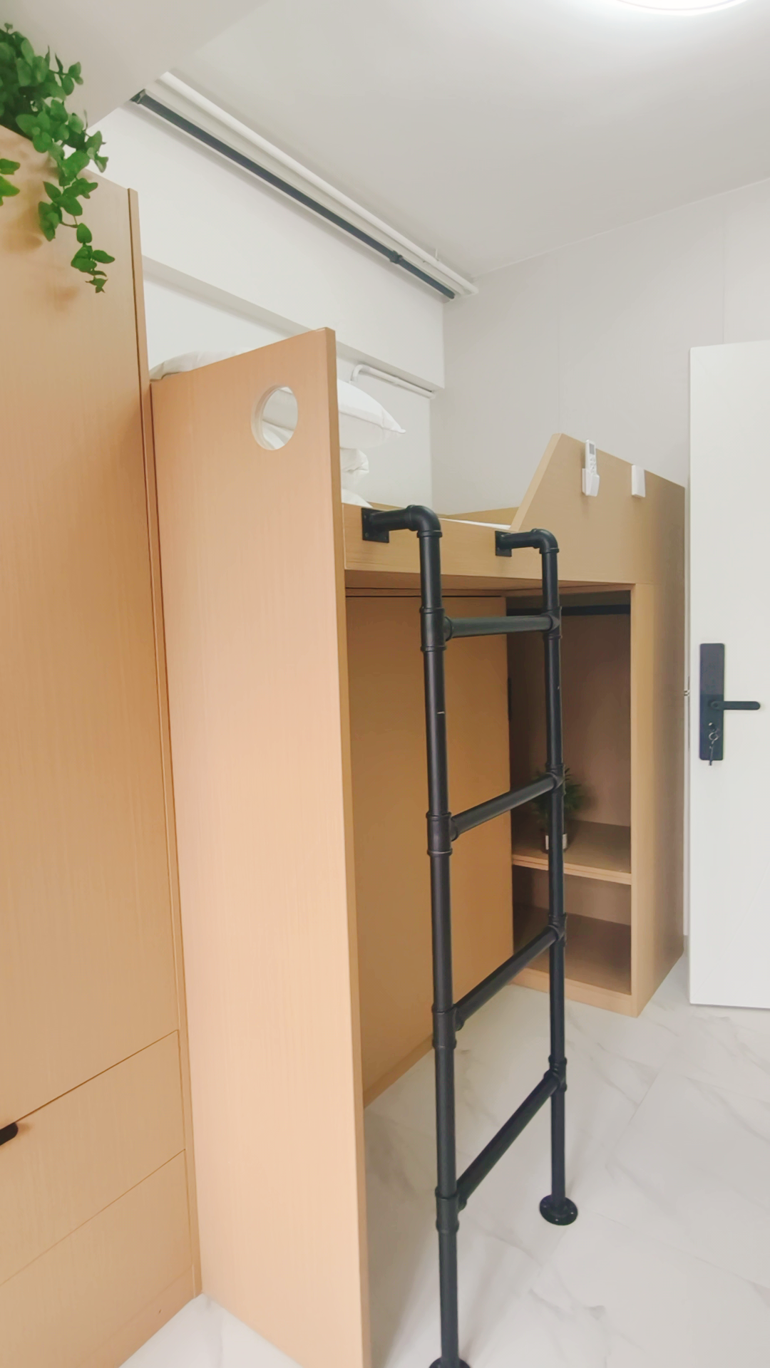 尖沙咀柯士甸道132-134号太极大楼6号房，单间独卫有电梯，近地铁理工步行可达超大衣柜图6