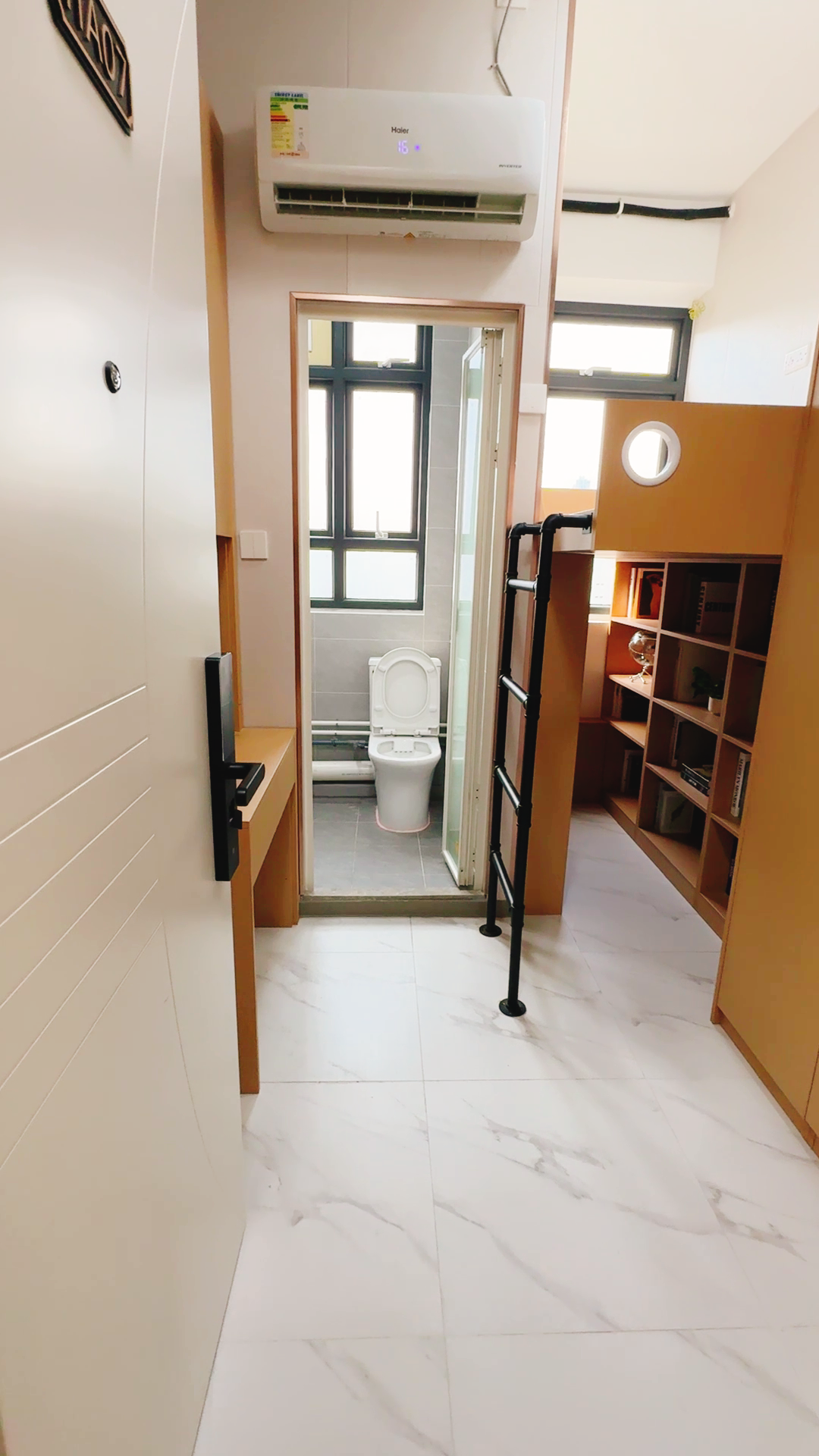 尖沙咀柯士甸道132-134号太极大楼7号房独卫单间-近地铁理工步行可达有书柜超大空间图2