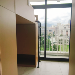 尖沙咀柯士甸道132-134号太极大楼10楼/11楼独卫单间带阳台-近地铁理工步行可达，超美窗景